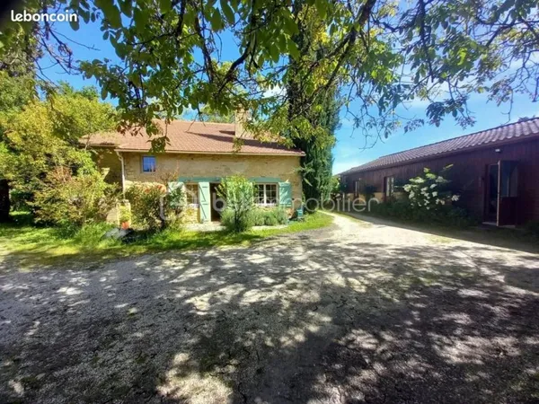 Ferme 10 pièces 265 m²