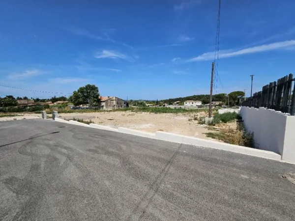 Terrain 640 m²