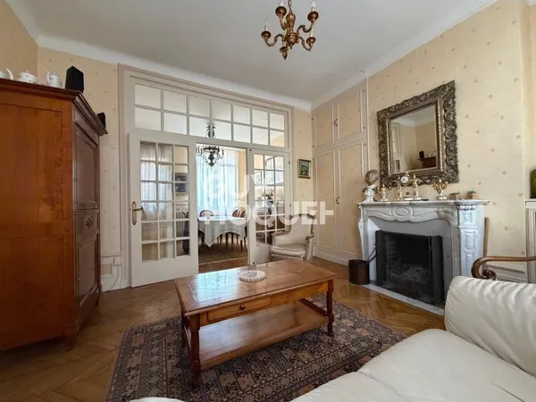 MAISON À VENDRE DE 7 PIÈCES DE 164,00 M²