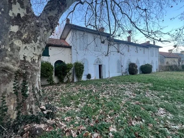 Maison 7 pièces 451 m²