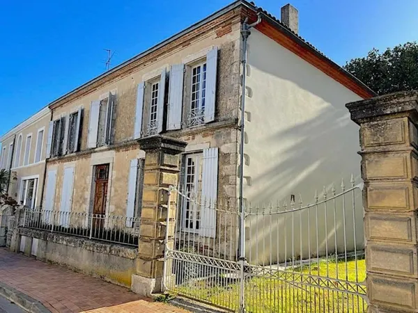Maison Vente Valence 9p 250m² 250000€