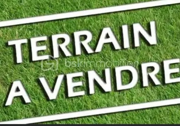 Terrain 873 m²