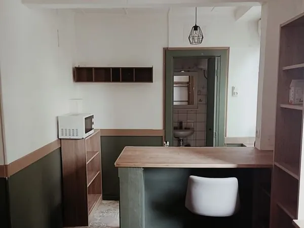 A louer - Studio meublé au 1er étage, situé dans le quartier Jean Jaurès à Belfort