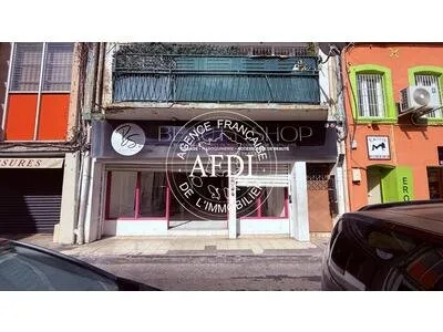 Local commercial - Emplacement n°1 face au marché de Fort-de