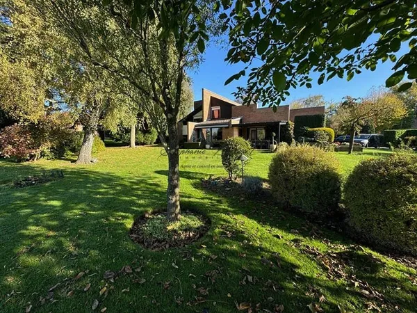 Maison 9 pièces 200 m²