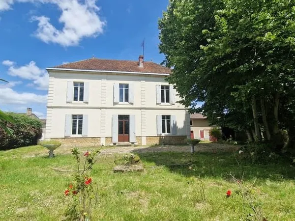 Maison De Maître Avec Dépendances Aménageables - Terrain 2900 M2