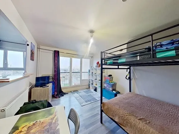 ALFORTVILLE / Studio OCCUPÉ 30m², ENSOLEILLÉ, CAVE ET PARKING