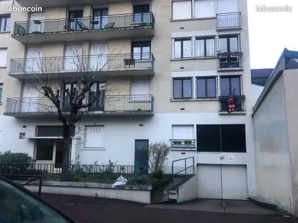 Parking sous-sol à louer - Créteil - Quartier Créteil Village