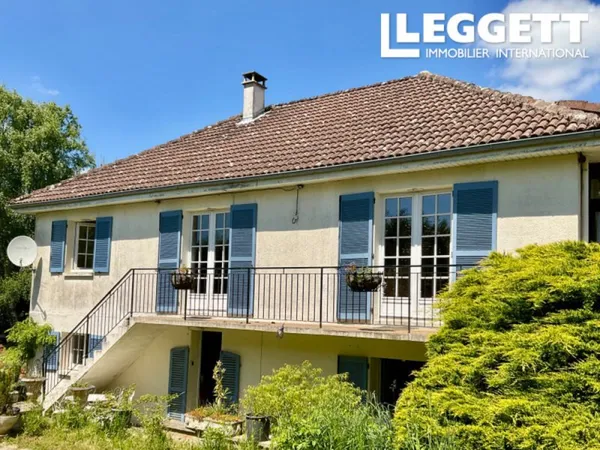 Maison de 4 chambres classée DPE C dans un beau jardin arboré, à quelques minutes d'Aubusson.