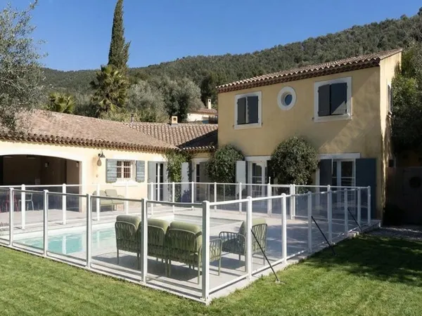 VILLA PROCHE CENTRE VILLE CEYRESTE