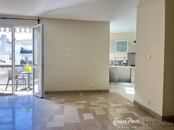 NIMES CENTRE QUARTIER MEDIATHEQUE / MAISON CARREE P3 88 M2 ,