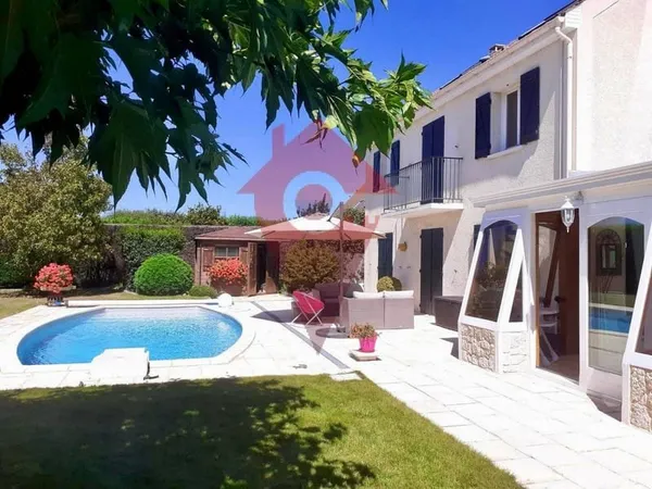 Maison 8 pièces 180 m²