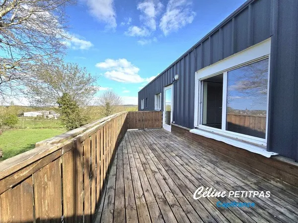 Maison atypique - Iffendic - 7 pièces - 135 m² habitables - 845 m² de terrain