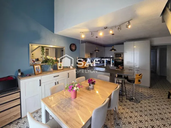 Appartement 5 pièces avec terrasse et garage !