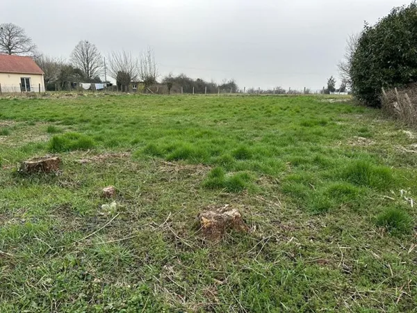 Terrain constructible à Champrond-en-Gatine
