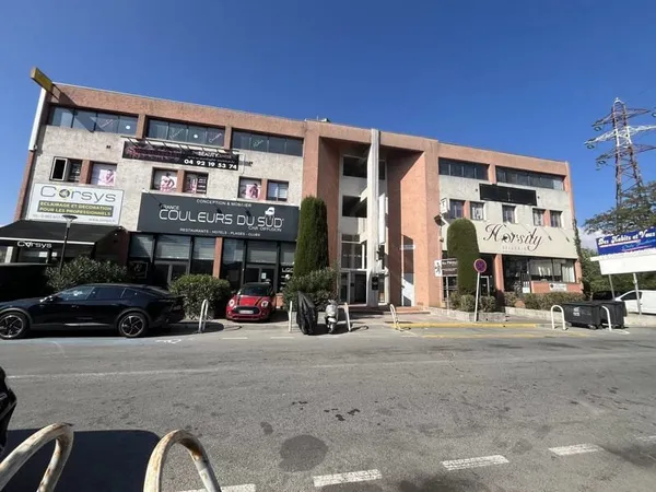 A VENDRE, BUREAUX 121 m² + 3 PARKINGS, SECTEUR BASTIDE ROUGE CANNES LA BOCCA