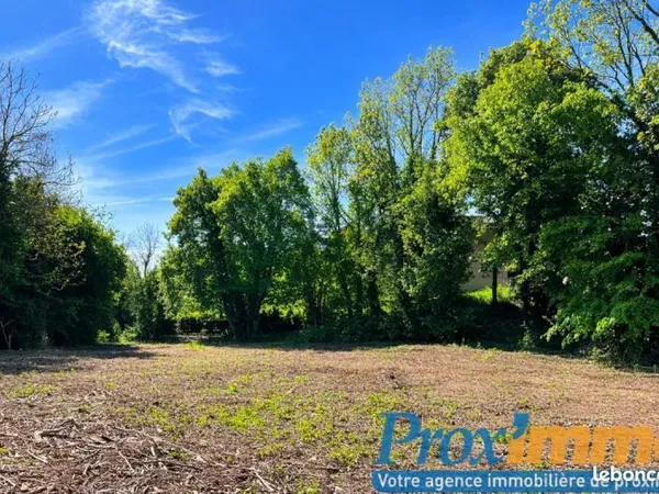Terrain 1 077 m² Apprieu