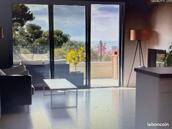 Appartement meublé 3 pièces - Vue mer - Terrasse - Parking - Antibes