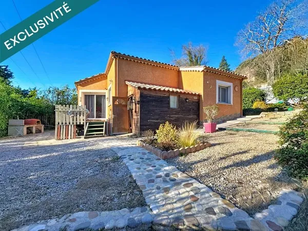 Villa de plain-pied en pleine nature - Sur les extérieurs de Bédarieux