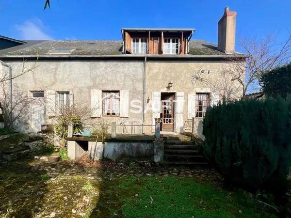 Maison, au centre-ville, De Mehun Sur Yevre