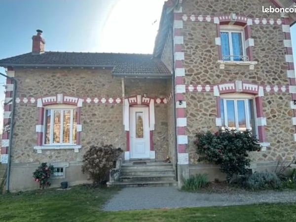 Maison rénovée meublée 106 m² - 3 chambres - terrasse 42 m² - double garage - grand jardin clos -ter
