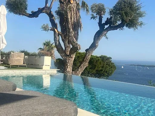 Villa 9 pièces 600 m²