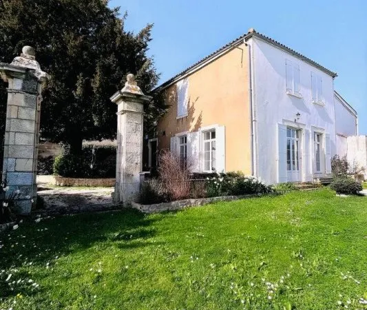 Maison 7 pièces 263 m²