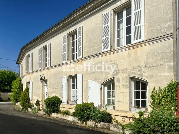 Maison 6 pièces 236 m²