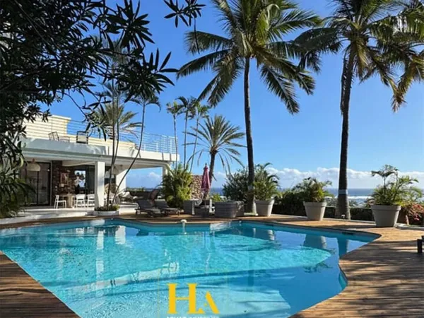 SAINT GILLES LES BAINS Magnifique villa avec deux studios indépendants - dans un secteur très recher