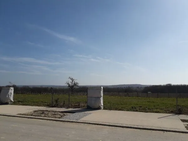 Terrain 701 m²