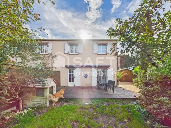 Maison 5 pièces 97 m² , sur un terrain de 200 M2 - Saint-Médard-en-Jalles