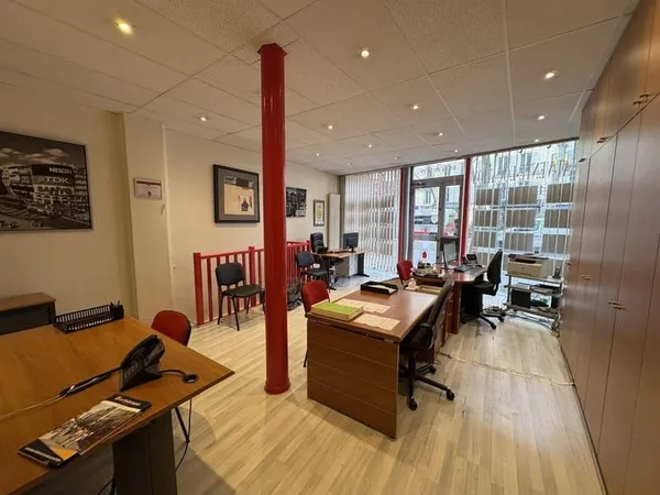 Boutique 2 pièces 130 m²