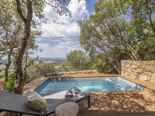 Arasu, Chalet 2 chambres, piscine, vue mer, proche plage