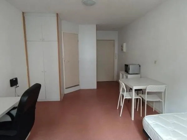 Studio 1 pièce 19 m²