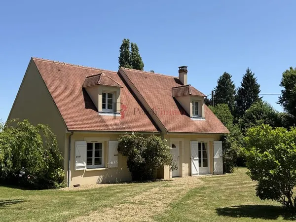 MAISON 4 CHAMBRES CAMPAGNE REMALARD PISCINE