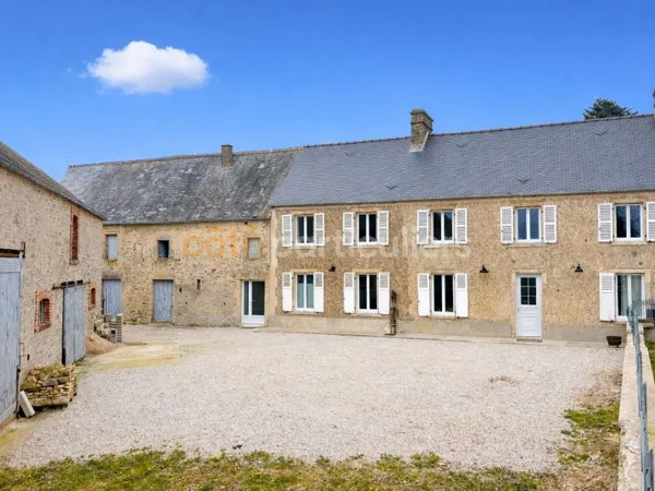 Maison rénovée avec vie de plain-pied et dépandences à 5 minutes des plages