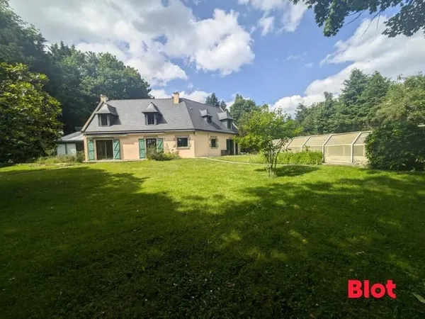 Villa 8 pièces 230 m²