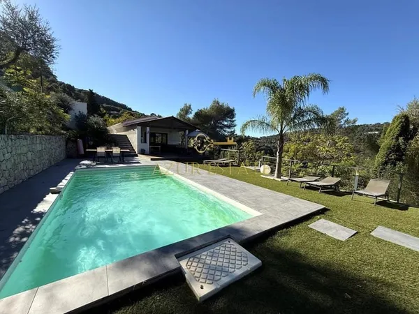 LA TRINITÉ/LA CHAUMIÈRE : VILLA AVEC PISCINE