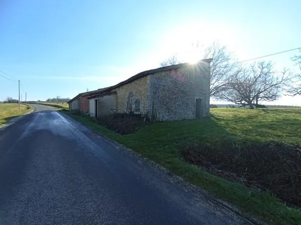 Grange de 1 pièces principales