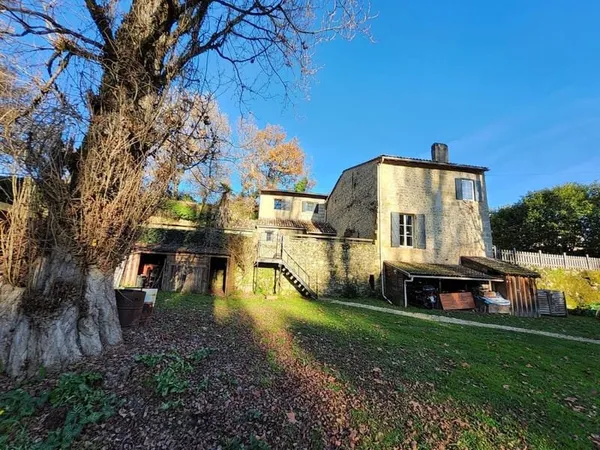 Maison 11 pièces 320 m²