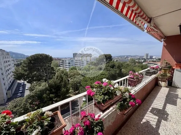 VALMANTE: TYPE 4 AVEC BALCON ET VUE MER