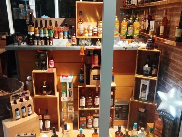 Boutique cave à vins-épicerie à vendre
