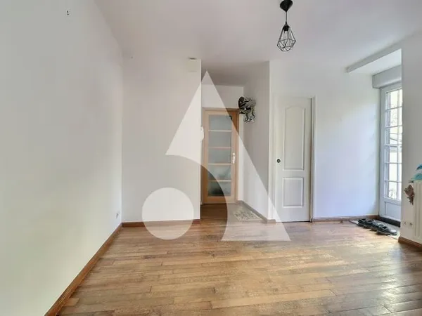 Pontoise Centre ? 3 pièces de charme avec terrasse exceptionnelle de 28 m² à 2 min de la gare