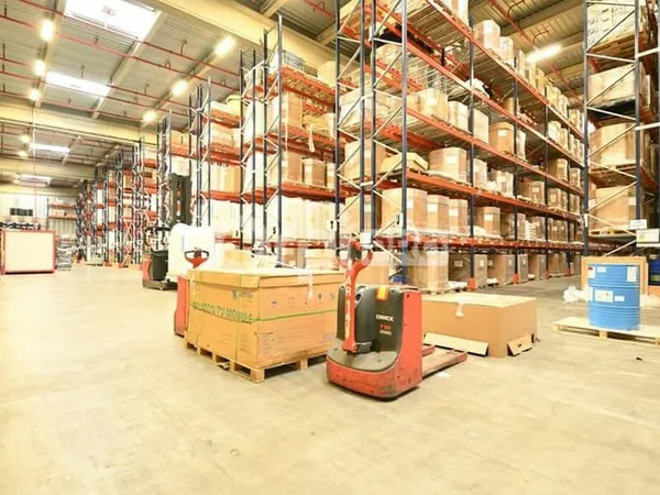Local d'activité 3876 m²