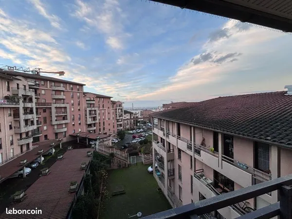 Jolimont T1 bis 30 m2 meublé avec balcon et parking