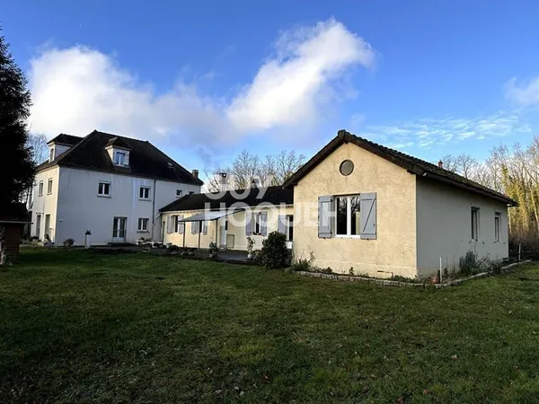 Maison 8 pièces 321 m²