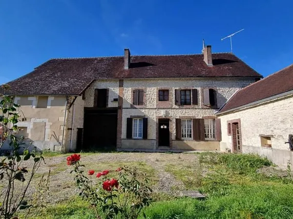 Maison de campagne : 2 appartements avec jardin