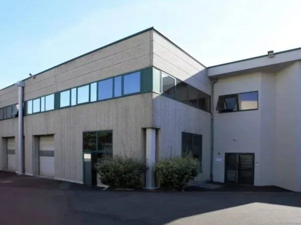 Bureau 407 m²
