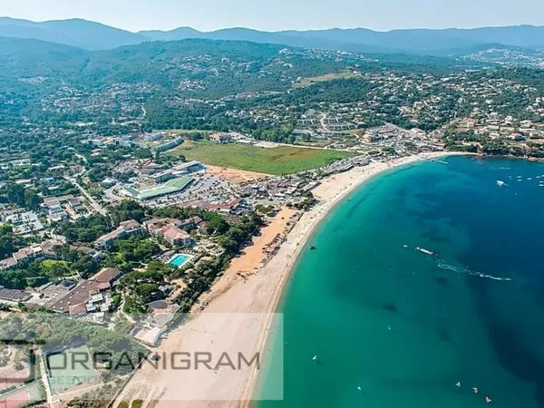 PORTICCIO - LOCAL COMMERCIAL - 110 m²