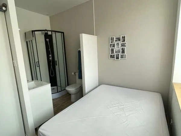 Très jolie Chambre en colocation dans maison meublée